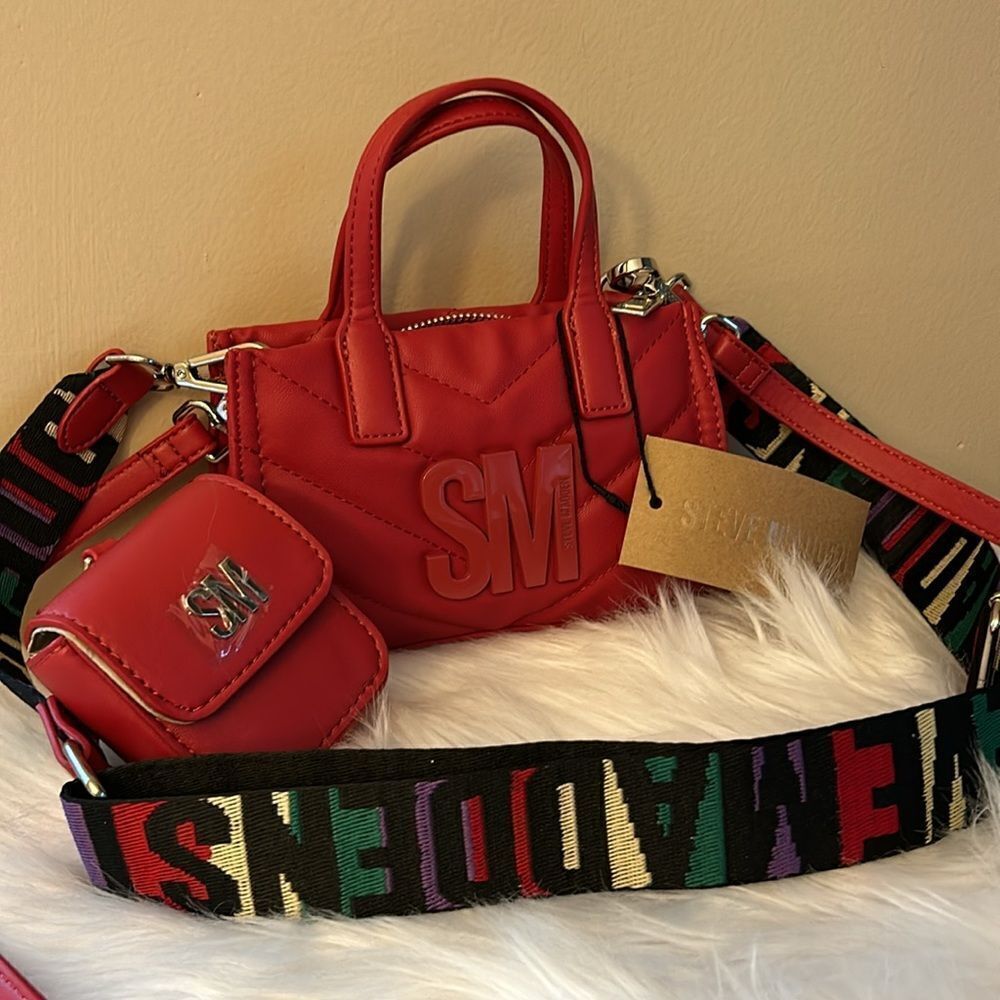 NWT Steve Madden (BARI) Crossbody Bag w/Airpod Case - Red - Picture 3 of 10